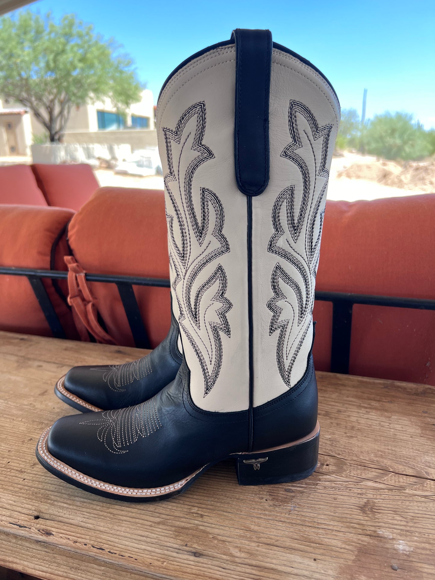 Saratoga - Black & Ivory Square-toe Western Boot