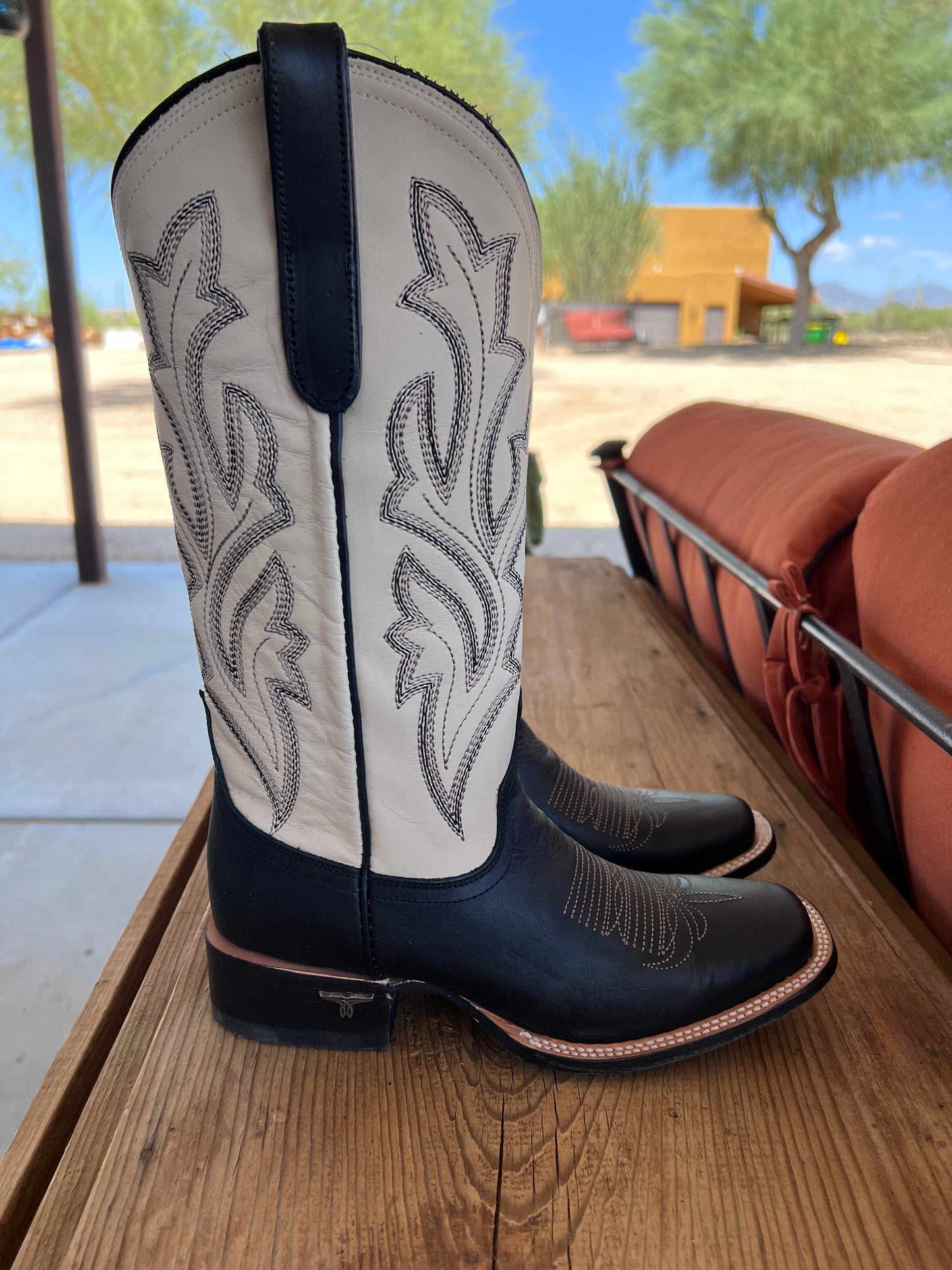Saratoga - Black & Ivory Square-toe Western Boot
